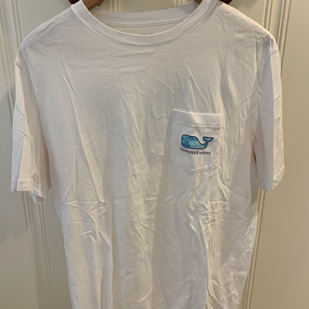 Vineyard Vines t-shirt